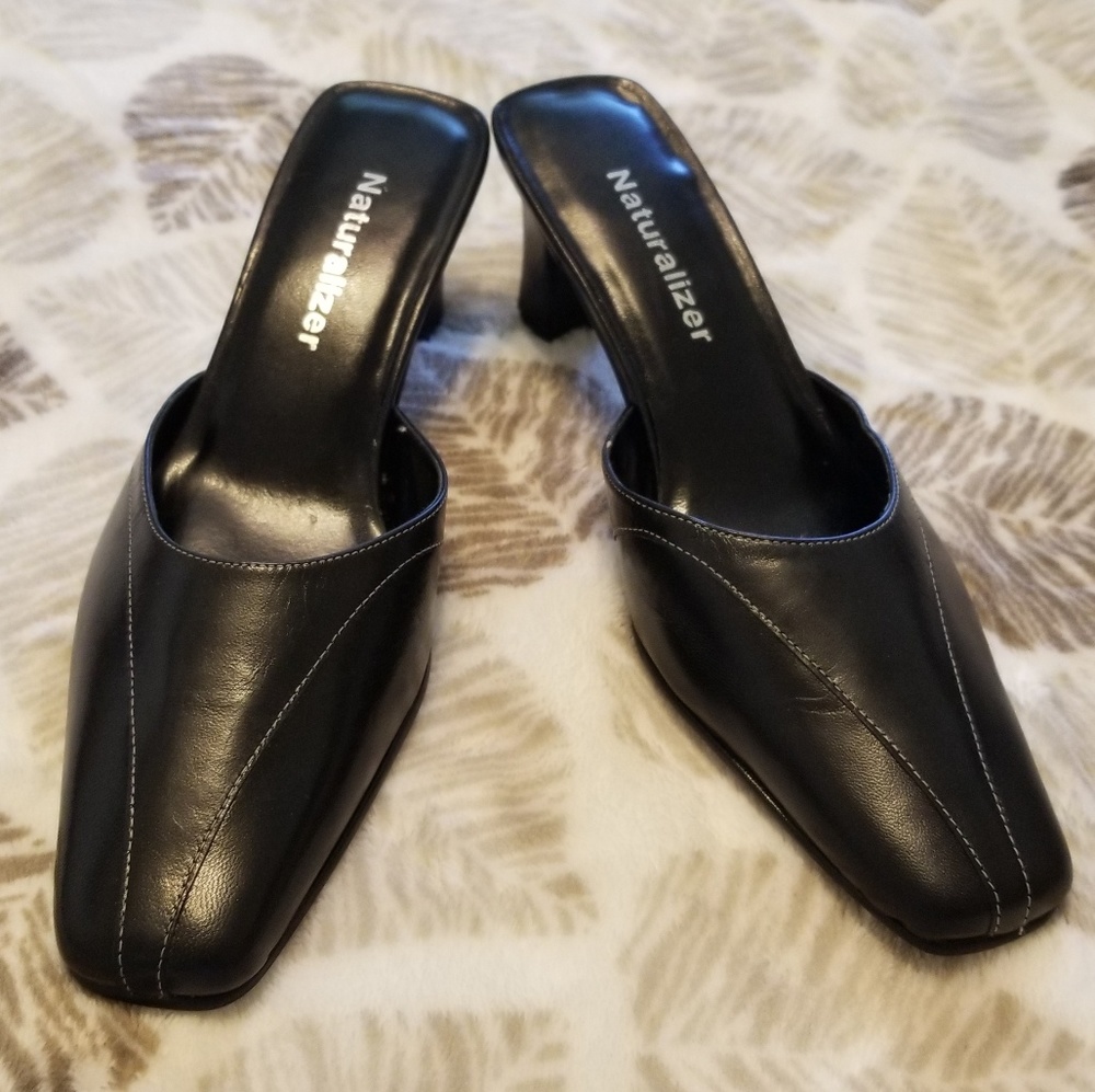 Naturalizer Slides/Sandals - Picture 2 of 7
